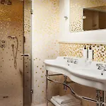 Hotel apartamentowy La Boheme Montmartre - & De Luxe Au Sacre Coeur Paryż